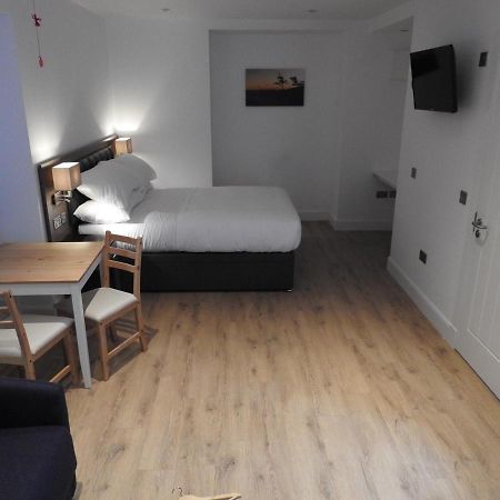House Of Juniper - Luxury Accessible Apartment Broadford  Exterior photo